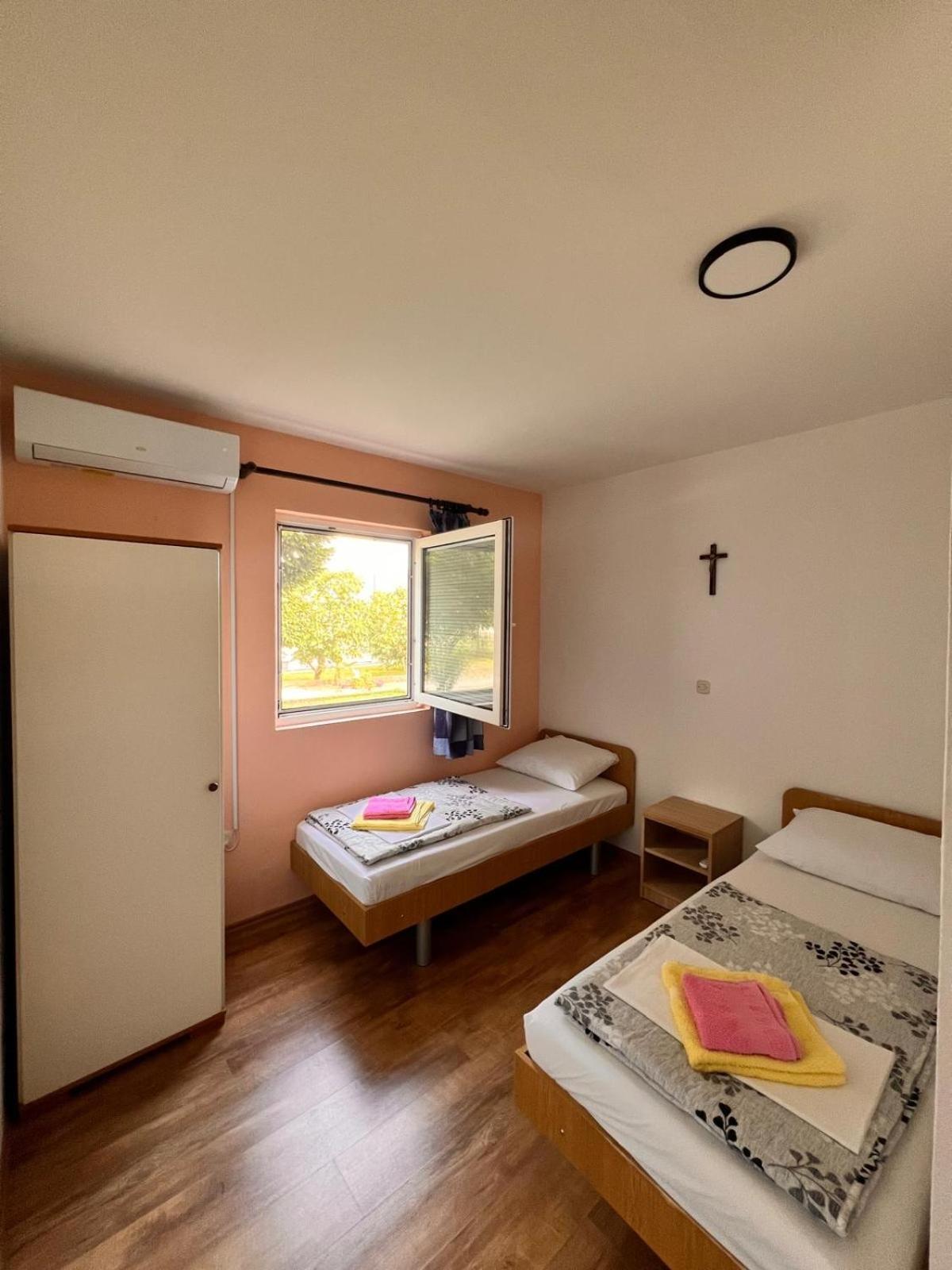Casa Del Pellegrino M&A - Ostojici Otel Međugorje Dış mekan fotoğraf
