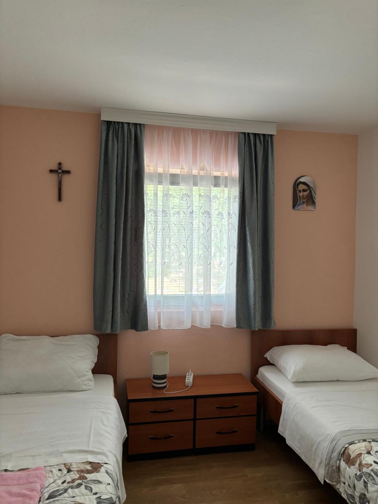 Casa Del Pellegrino M&A - Ostojici Otel Međugorje Dış mekan fotoğraf