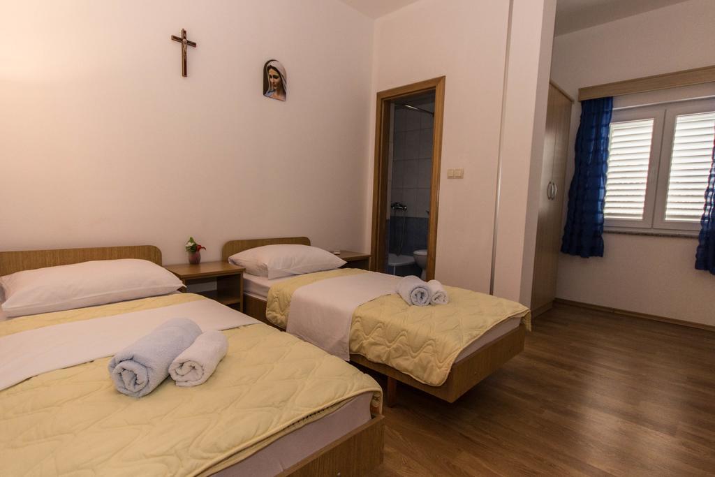 Casa Del Pellegrino M&A - Ostojici Otel Međugorje Oda fotoğraf